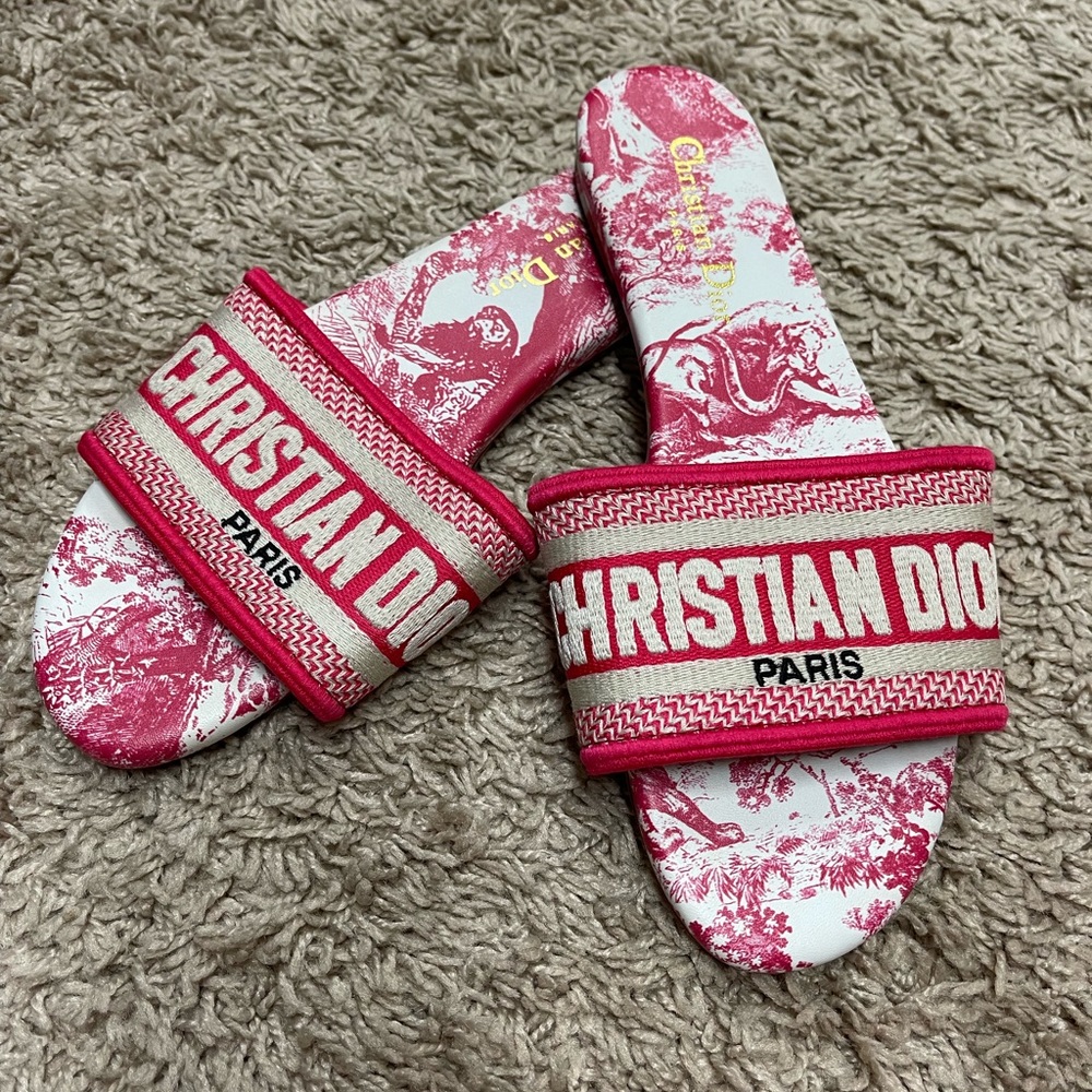 Women’s sandals/slides